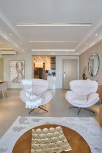 3Br Elegant Spot Downtownsd Familypool