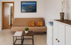 2 Bedroom Lovely Apartment In Vir