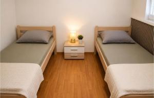 2 Bedroom Lovely Apartment In Vir