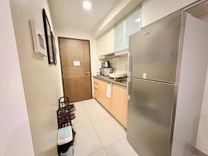 Designer Minimalist 1BR One Uptown Residence BGC