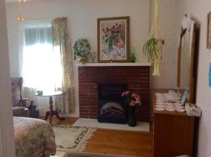 10th Avenue Guest House & Suites