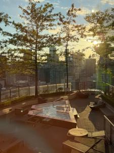 34th-Floor Gastown 2BR with Parking & Harbour Views