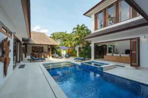 Kashantre Blue Villa