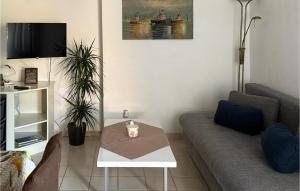 1 Bedroom Stunning Apartment In Pula