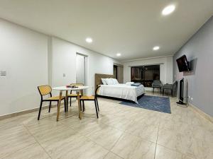 1Br Best Location Laureles with AC