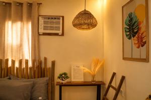 HIPIG Siargao- Classy Double Size Stylish Room in General Luna - TAAL