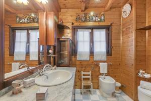 La Lanterna: Hillside Lake Maggiore Stay with Pool - Happy Rentals
