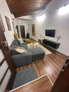 Retro Apartment 11