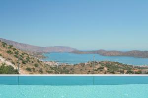 Villa Anemolithos
