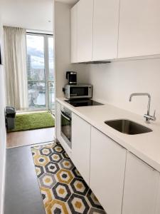 Cozy City View Apartment