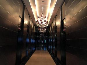 Gramercy Makati Luxury King Suite with Balcony and Infinity Pool
