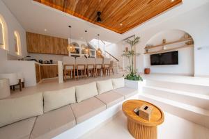 Candrasa - 5BR Mediterranean Retreat - Pererenan