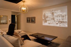 THE ROOT2 HOTEL