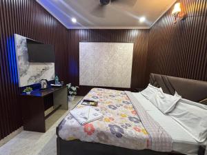 Hotel Happiness - 2 walk Near Nizamuddin Dargah