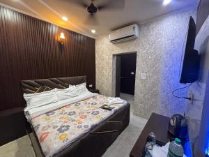 Hotel Happiness - 2 walk Near Nizamuddin Dargah
