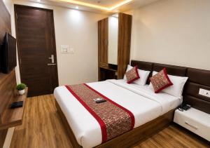 Hotel Riva Grand 56 near Golden temple
