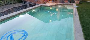 Casale in fiore con piscina nel chianti