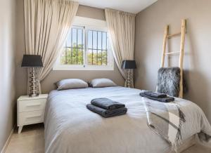 2 bedroom apartment with terrace and pool