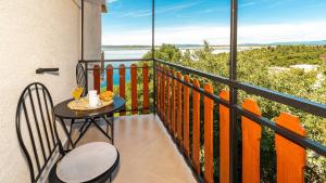 Beachfront apartment 1 - Dramalj by Villas Guide