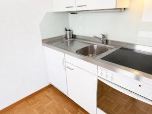Stylish City Studio at Excellent Location - Art 1