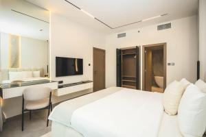 Serene Beige 3 Bedrooms apartment