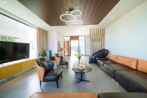 Villa 11 phòng ngủ, bể bơi riêng, phòng karaoke, Bãi Cháy, Hạ Long