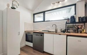 2 Bedroom Awesome Home In Meschers-Sur-Gironde