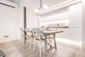 Spacious Historic Centre Apartment REMS