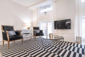 Spacious Historic Centre Apartment REMS