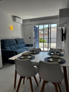 Apartamento con terraza vista mar y playa