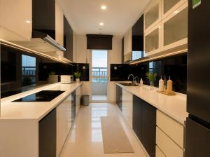 Spacious 120m 3BR with Balcony, Sunrise City