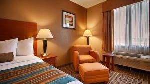 Deluxe Queen Room with Two Queen Beds - Non Smoking room in Best Western Orange Inn & Suites