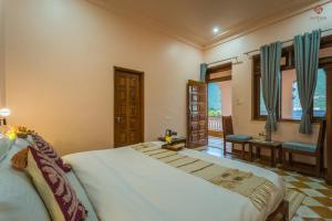 Eartham Stays, Pushkar