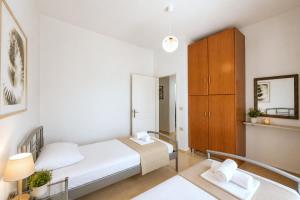 Sunny 2b Beachside Apartment