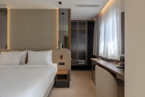 Nesean Plaza Hotel