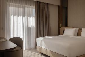 Nesean Plaza Hotel