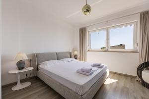 Holiday Villa Patio & Free Parking by PikHost