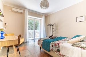 Modern 2BR Apt w-Balcony e AC near VaticanMuseums