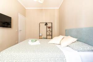 Modern 2BR Apt w-Balcony e AC near VaticanMuseums