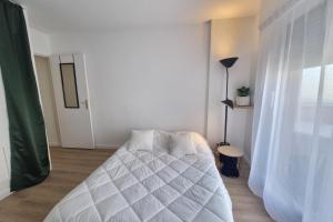 AC studio with balcony in central Arcachon