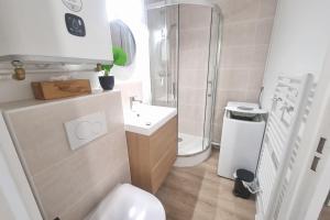 AC studio with balcony in central Arcachon