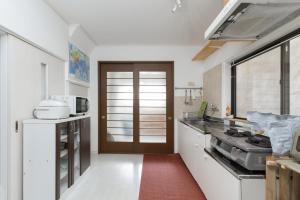 Perfect Base Osaka and USJ 3 min Walk from Station