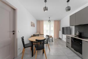 Łepkowskiego Deluxe Apartment by BookingHost