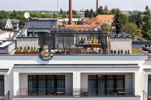 Two Luxury Studios with Balconies & Air Conditioning and a Rooftop Terrace in Ciechocinek by Renters Prestige