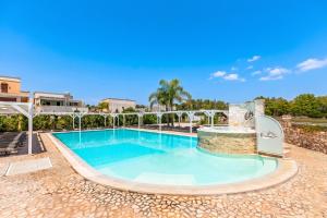 Pino Resort with shared pool