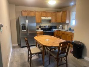 cozy 3 bedroom apartment 5207 chena avenue