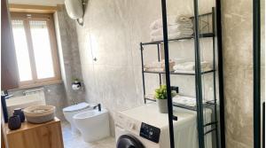 Modern 2 Bedroom Flat with Private Parking - Rome
