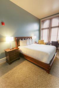 Superior Queen Room room in Montvale Hotel