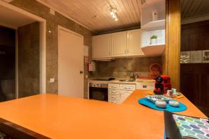 GUEST H4U Riverstone Studio fan