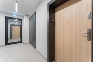 Rondo Matecznego Prestige Apartment by BookingHost